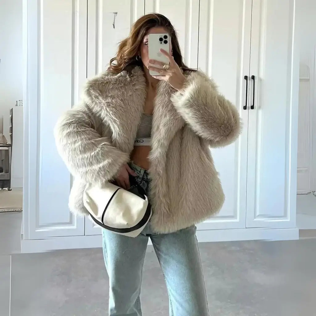 Jaqueta Luxuosa de Pelo Sintético